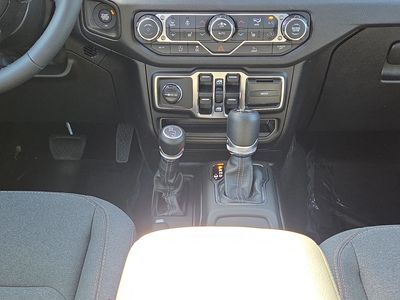 2026 Jeep Wrangler — photo 21 view