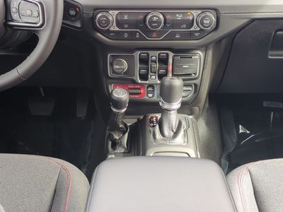 2026 Jeep Wrangler - Photo 19