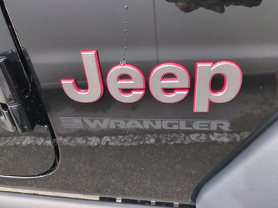 2026 Jeep Wrangler - Photo 30