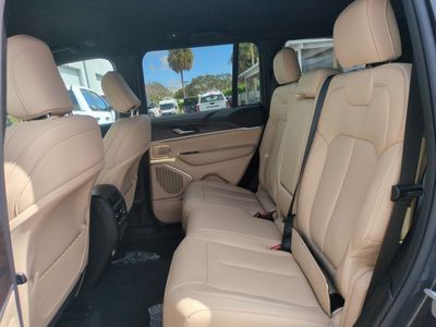 2026 Jeep Grand Cherokee — photo 15 view