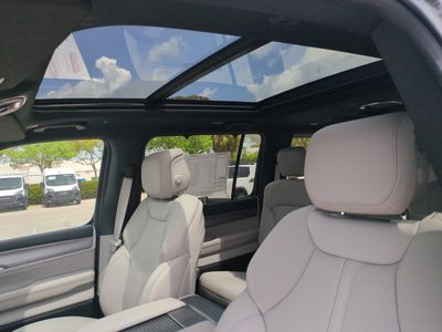 2026 Jeep Grand Wagoneer - Photo 22