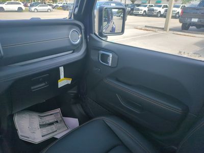2026 Jeep Wrangler — photo 17 view