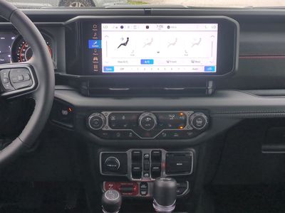 2026 Jeep Wrangler - Photo 21