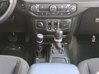 2026 Jeep Wrangler - Photo 21