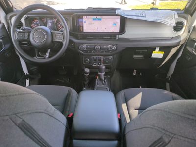2026 Jeep Wrangler - Photo 17