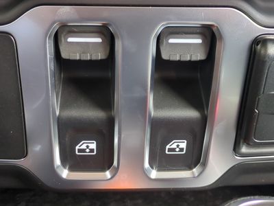2026 Jeep Wrangler - Photo 25