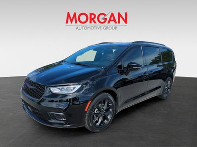 2026 Chrysler Pacifica — photo 9 view
