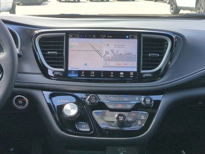 2026 Chrysler Pacifica — photo 19 view