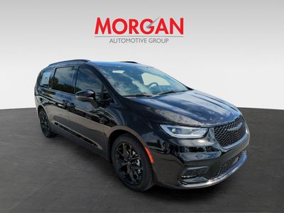 2026 Chrysler Pacifica — side profile view