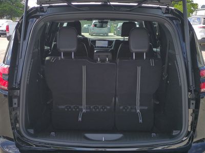 2026 Chrysler Pacifica — photo 13 view