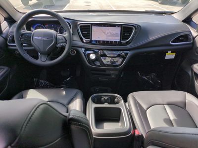 2026 Chrysler Pacifica — photo 16 view