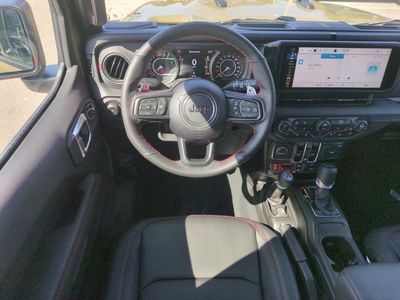 2026 Jeep Wrangler - Photo 18