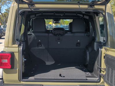2026 Jeep Wrangler - Photo 15