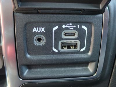 2026 Jeep Wrangler - Photo 25