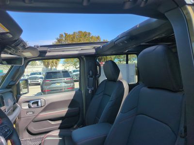 2026 Jeep Wrangler - Photo 23