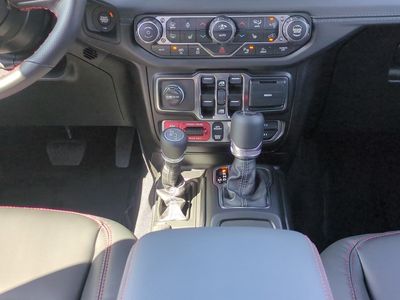 2026 Jeep Wrangler - Photo 21