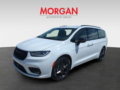 2026 Chrysler Pacifica — photo 9 view