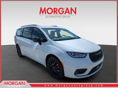 2026 Chrysler Pacifica Select in White — front three-quarter view