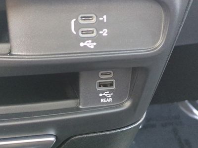 2026 Chrysler Pacifica — photo 24 view