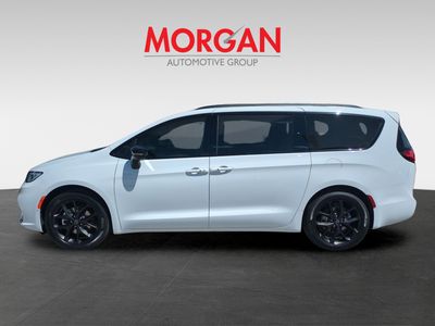 2026 Chrysler Pacifica — photo 8 view