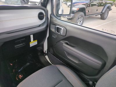 2026 Jeep Wrangler - Photo 17
