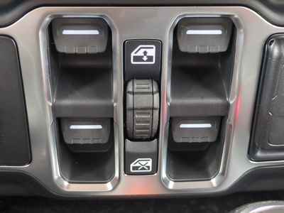 2026 Jeep Wrangler - Photo 25