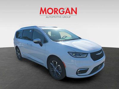 2026 Chrysler Pacifica — side profile view