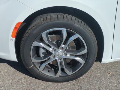 2026 Chrysler Pacifica — photo 11 view