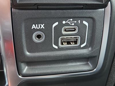 2026 Jeep Wrangler - Photo 24