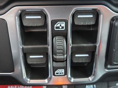 2026 Jeep Wrangler - Photo 26
