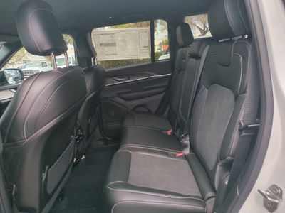 2026 Jeep Grand Cherokee - Photo 15
