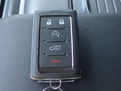 2026 Jeep Grand Wagoneer - Photo 32