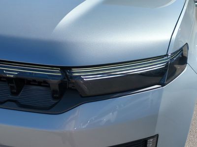 2026 Jeep Grand Wagoneer - Photo 10