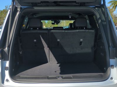 2026 Jeep Grand Wagoneer - Photo 13