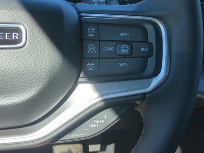 2026 Jeep Grand Wagoneer - Photo 28