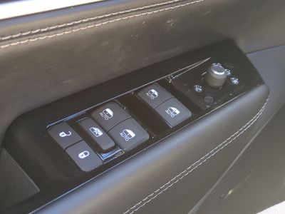 2026 Jeep Grand Wagoneer - Photo 26