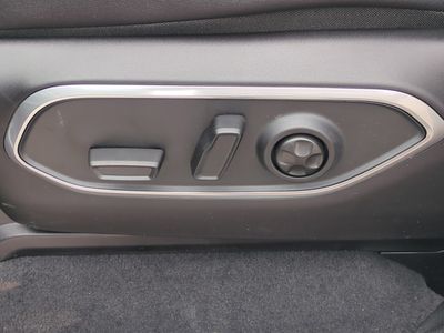 2026 Jeep Grand Wagoneer - Photo 21