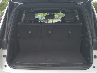 2026 Jeep Grand Wagoneer - Photo 13