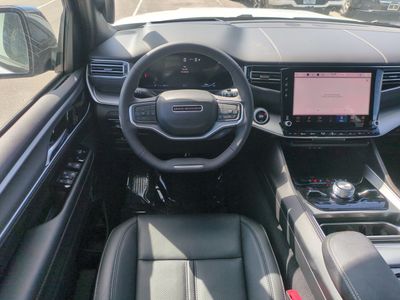 2026 Jeep Grand Wagoneer - Photo 17
