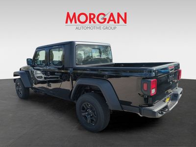 2026 Jeep Gladiator — photo 7 view