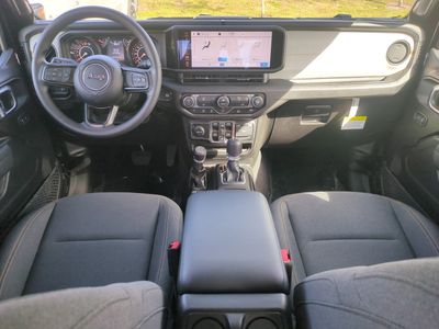 2026 Jeep Gladiator — photo 15 view