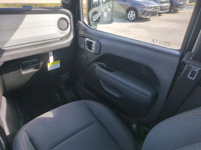 2026 Jeep Gladiator — photo 17 view