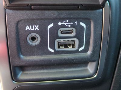 2026 Jeep Gladiator - Photo 23