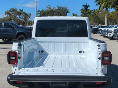 2026 Jeep Gladiator - Photo 14