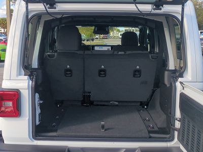 2026 Jeep Wrangler - Photo 14