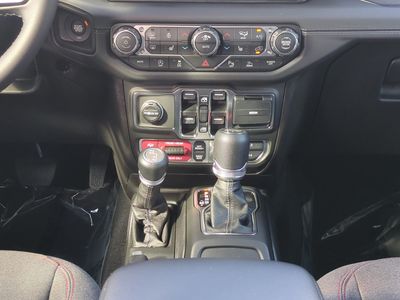 2026 Jeep Wrangler - Photo 20