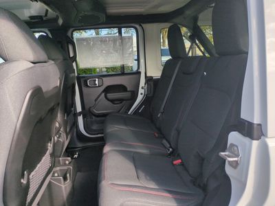 2026 Jeep Wrangler - Photo 15