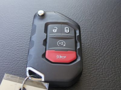 2026 Jeep Wrangler - Photo 31
