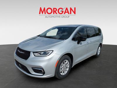 2026 Chrysler Pacifica — photo 9 view