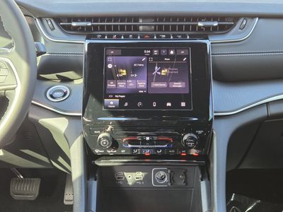 2025 Jeep Grand Cherokee - Photo 19
